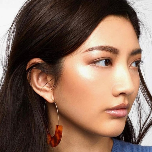 Acrylic brown black hoop dangle earrings - Picture 4 of 5